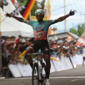 094122300_1541767616-2