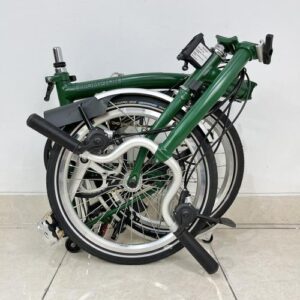 sepeda-m6r-racing-green-desain-sporty-dan-performa-tangguh