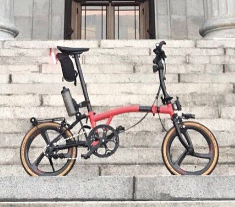 Sepeda Black Edition M2L Rocket Red: Desain Elegan dan Tangguh