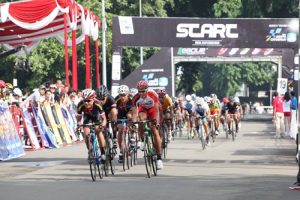 evend-sepeda-criterium-di-sepang-kejuaraan-balap-sepeda-seru