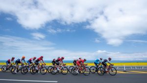 evend-sepeda-balapan-sepeda-internasional-di-danau-qinghai