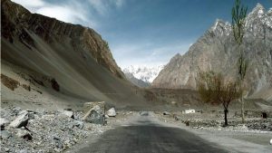 menikmati-keindahan-sepeda-di-sepanjang-karakoram-highway