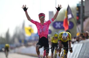 evend-sepeda-dwars-door-vlaanderen-cyclo-ajang-balap-sepeda-tradisional