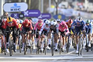 evend-sepeda-omloop-het-nieuwsblad-sorotan-balap-sepeda-belgia