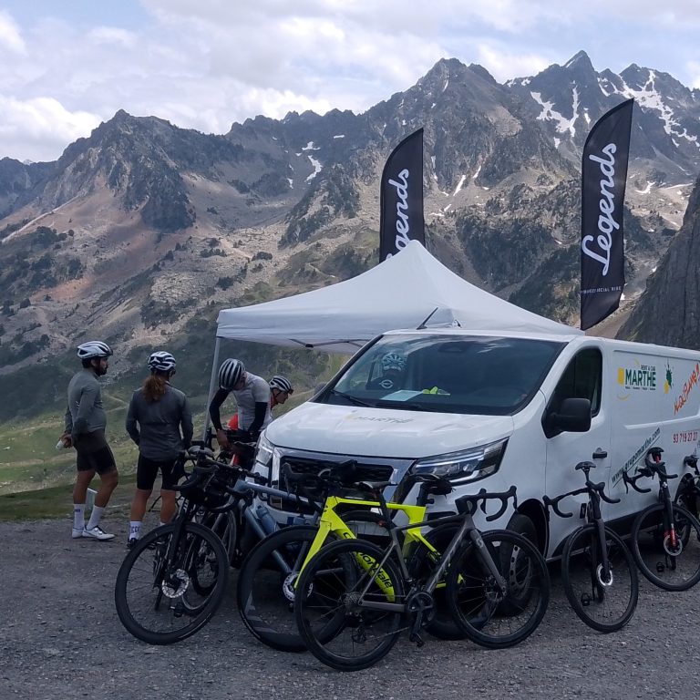 evend-sepeda-legends-mengikuti-social-ride-di-pegunungan-pyrenees