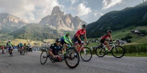 evend-sepeda-mengulas-maratona-dles-dolomites-yang-menantang